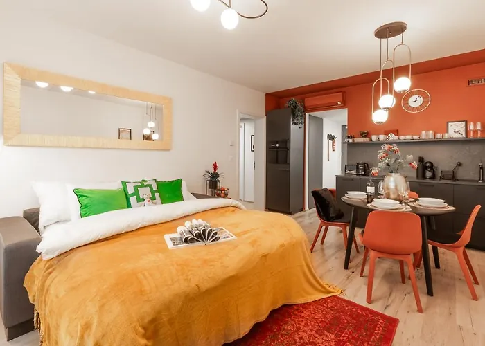 Chill In Oriental Splendour Apartment Prag