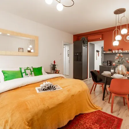 Chill In Oriental Splendour Apartment Prague